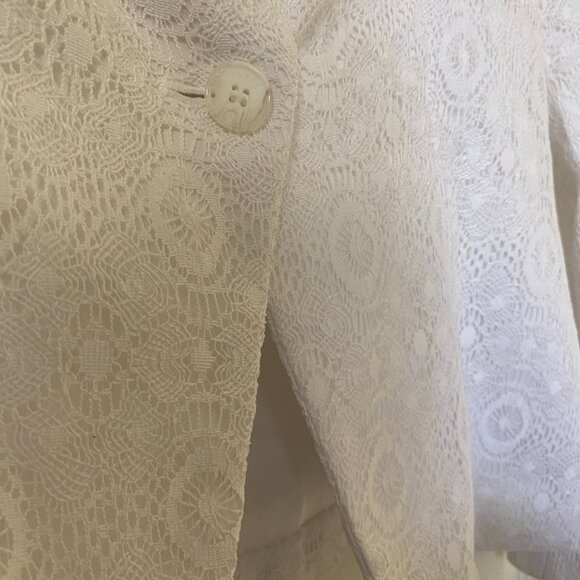 Guess True White Lace Blazer Size XSmall - Picture 4 of 10